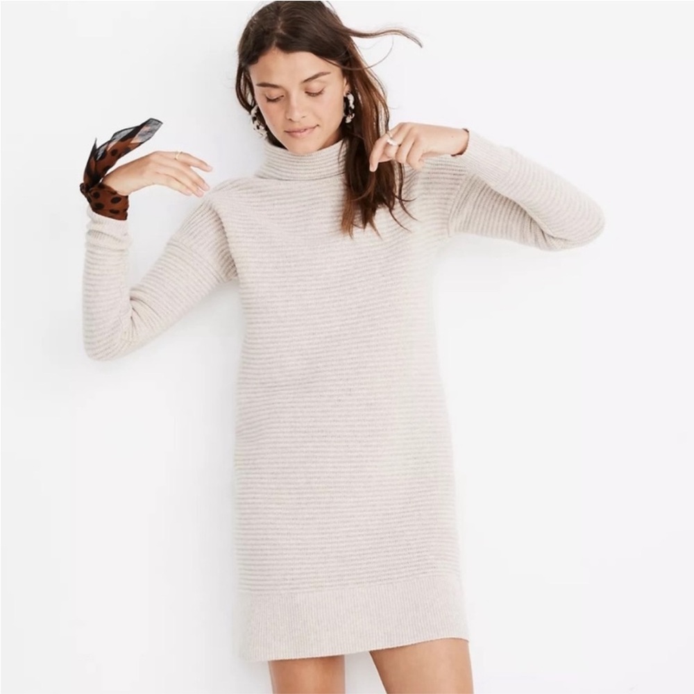 Madewell Skyscraper Merino Wool Sweater Dress in heather grey